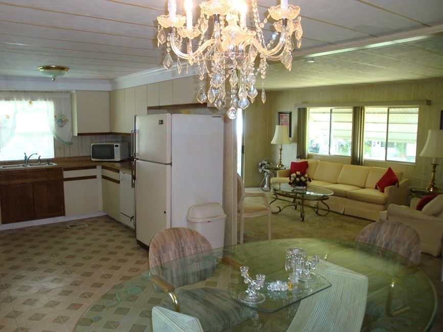 2nd image of 1159 Sarah Ln