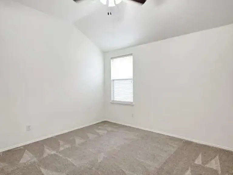2021 Reston Dr — Photo 2