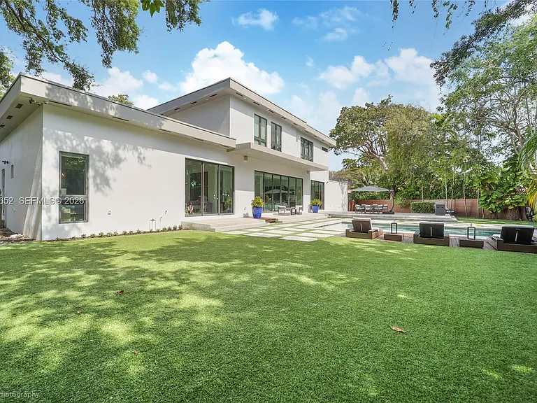 56 Samana Dr — Photo 28