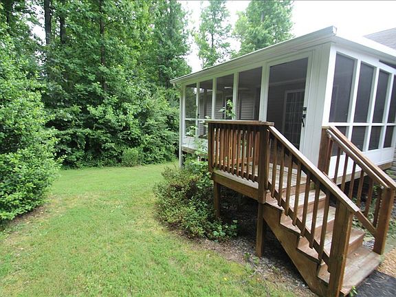4th image of 1700 Bellows Dr