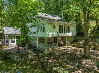 10 Morningstar Ln, Asbury, NJ 08802