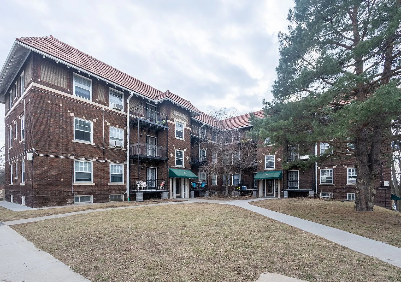 Dwight Apartments — Photo 1