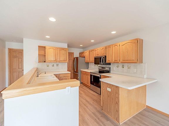 5th image of 2255 Circle RIDGE #E
