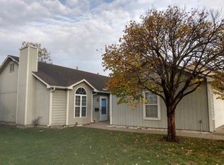 2911 Crestline Dr, Lawrence, KS 66047