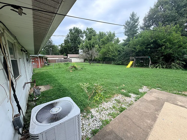 845 Middle Dr — Photo 17