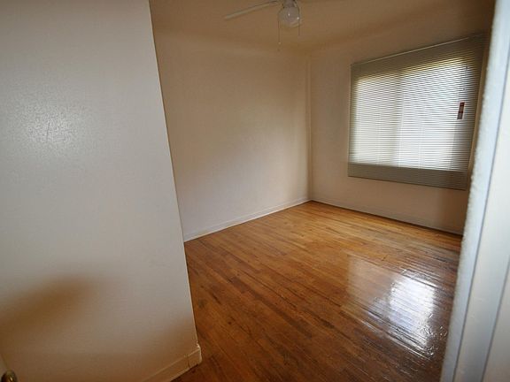 4th image of 3313 Hastings Dr NE