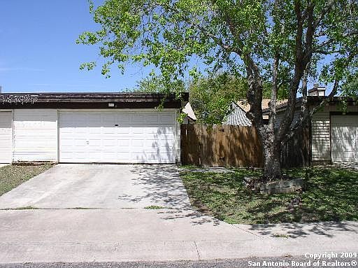 4th image of 6847 Arbor Springs Dr