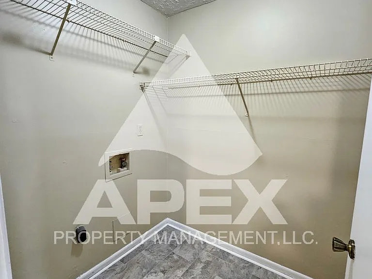 1331 Francis Station Dr — Photo 9