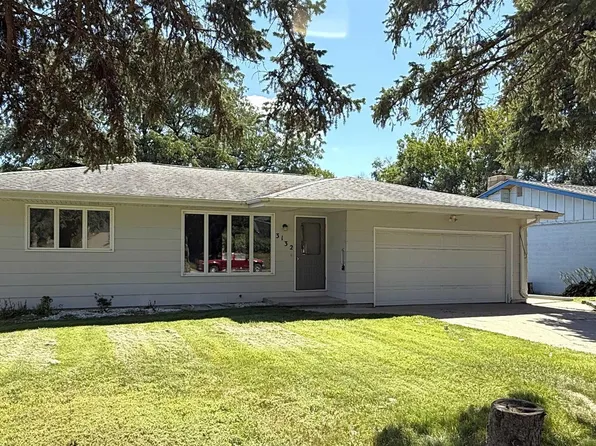 3132 41st St, Sioux City, IA 51108