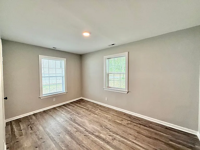 615 Burlington Ave 2 UNITS — Photo 8