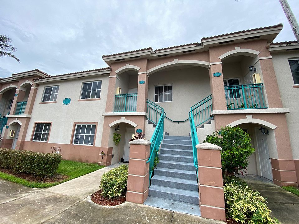 1st image of 1320 SE 31st Ct Unit 204