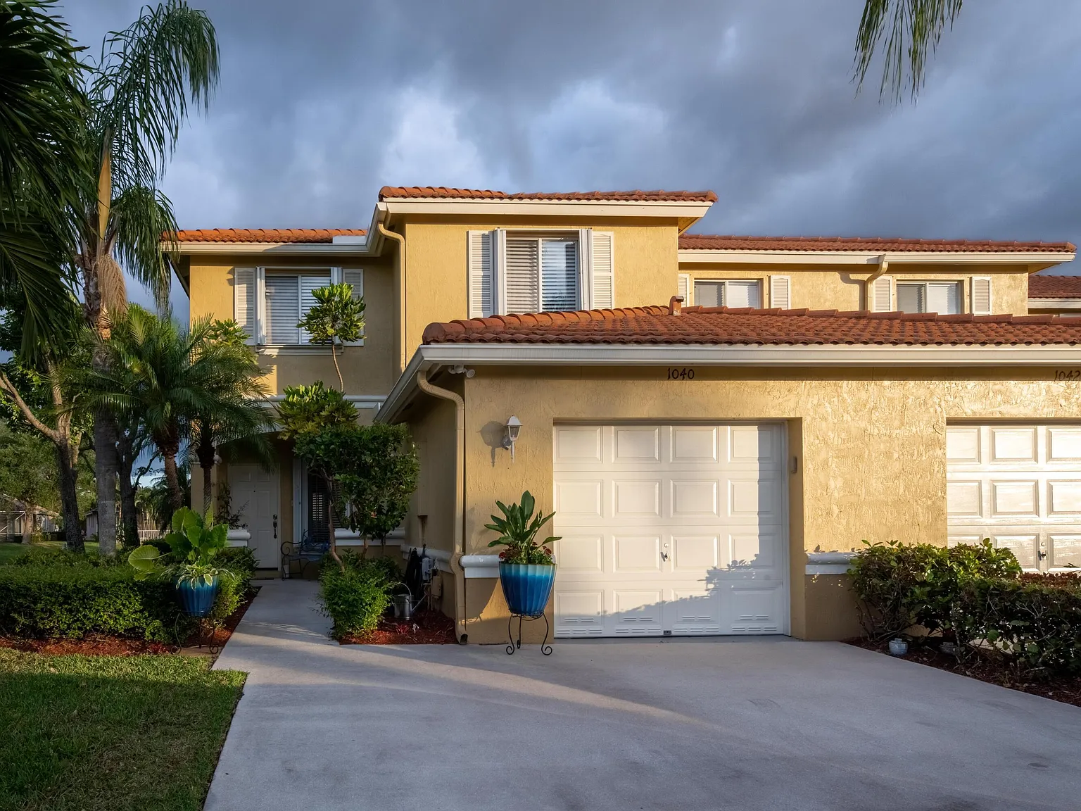 4 bed, 2.5 bath, 1681 sqft, $3,200 — Photo 2