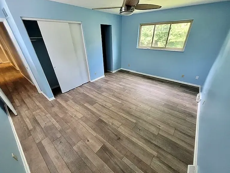 818 Eastchester Dr — Photo 12