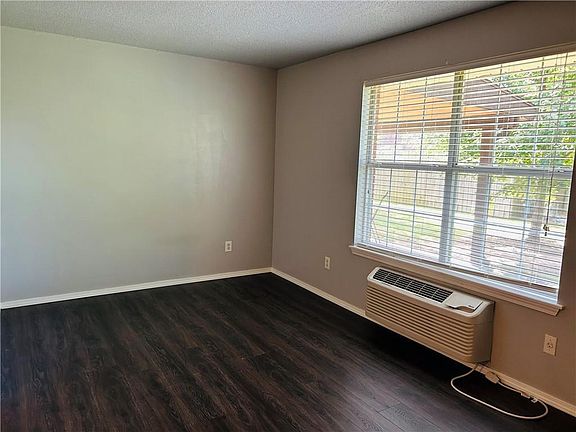 5th image of 3701 W Cedar St APT 8