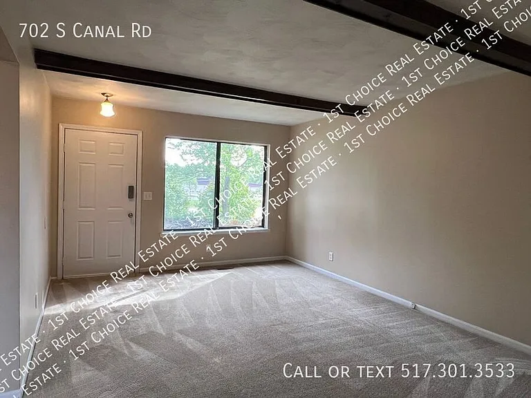 702 S Canal Rd — Photo 5