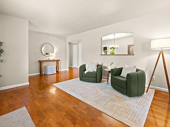4th image of 1754 36th Ave Ct