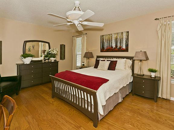 3rd image of 148 Greenfield Dr