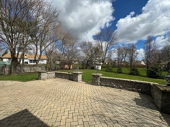 3rd image of 570 Ramblewood Ct