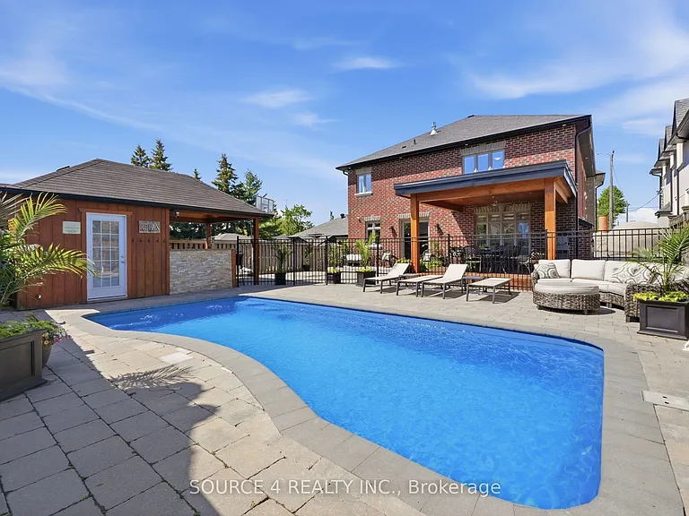 39 Amesbury Dr — Photo 47