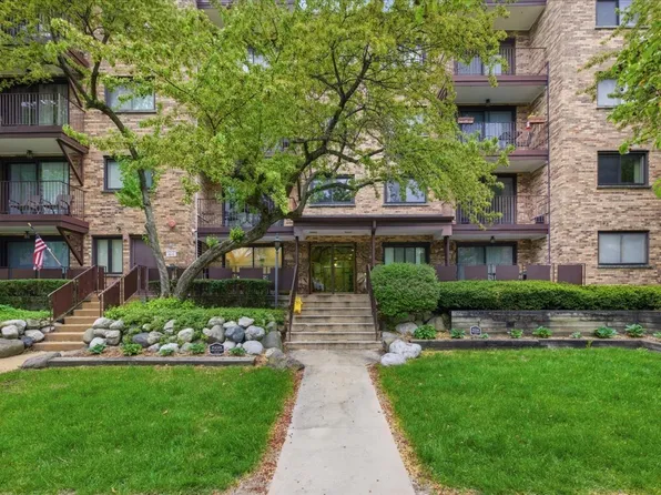 100 S Vail Ave APT 203, Arlington Heights, IL 60005