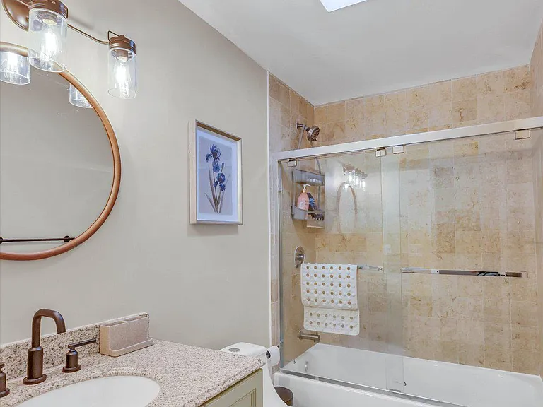 555 Presstman St — Photo 18