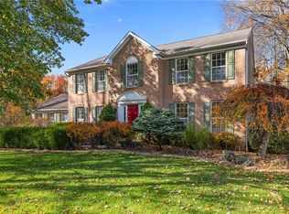 3349 Long Branch Dr, New Castle, PA 16105