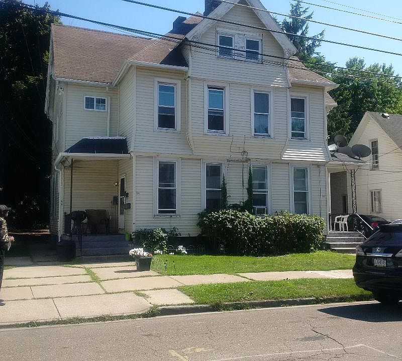 1st image of 223 W 16th St APT 1