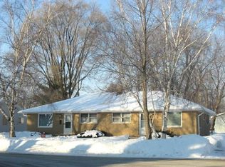 1423 Silvercrest Dr, Appleton, WI 54911