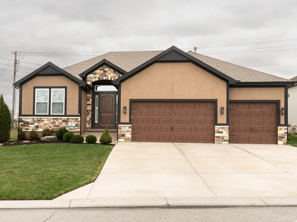 8777 Greeley St, Lenexa, KS 66227