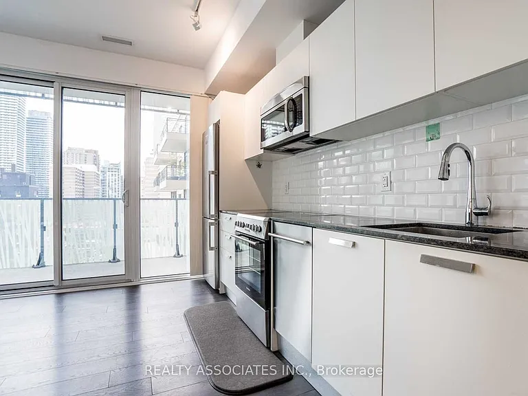 42 Charles St E #1304 — Photo 3