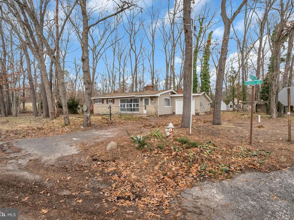 3 Forest Rd, Browns Mills, NJ 08015