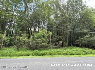 9 Edge Rock Dr, Drums, PA 18222