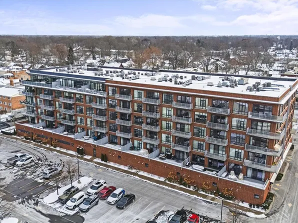 101 Curry Ave Unit 512, Royal Oak, MI 48067