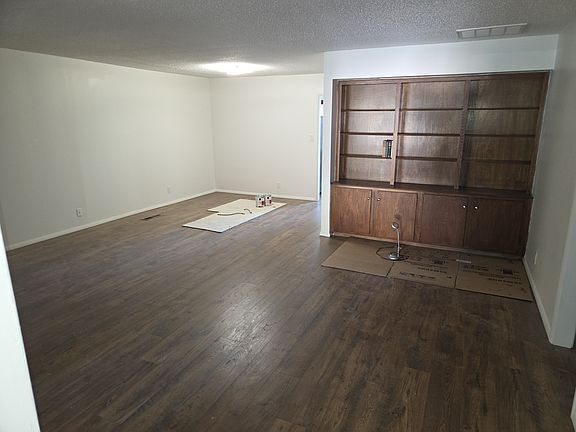 Combo living/dining room