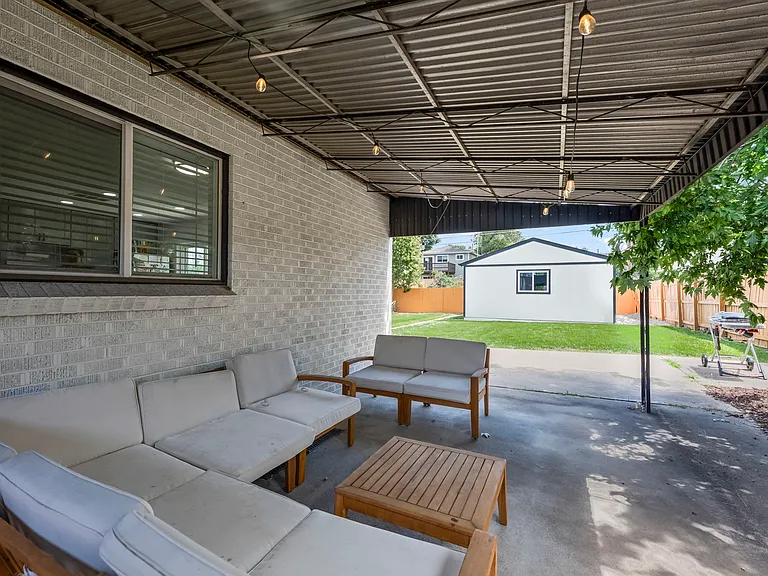 3240 Oneida St — Photo 22