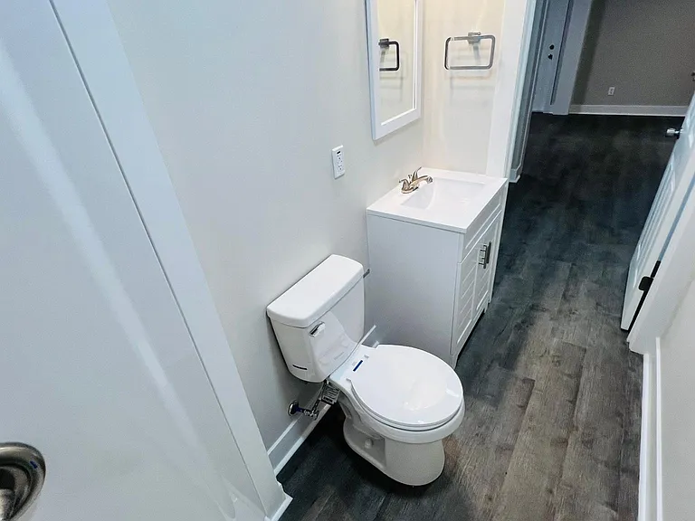108 E Dewey St — Photo 20