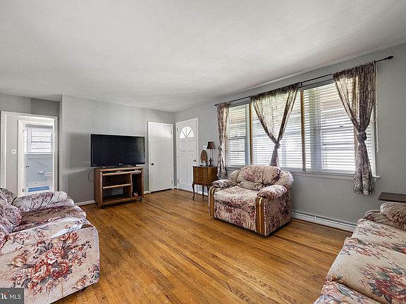 5th image of 3423 Clayton Ave
