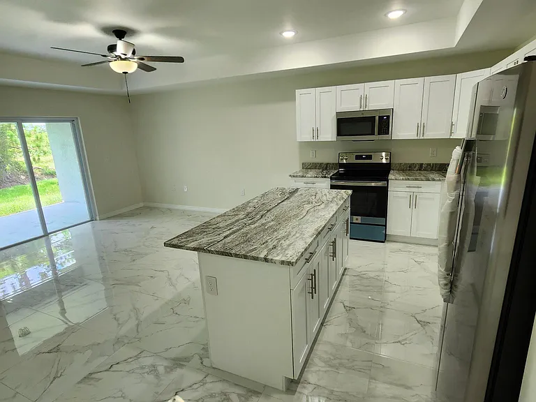 2127 Armour Rd — Photo 6