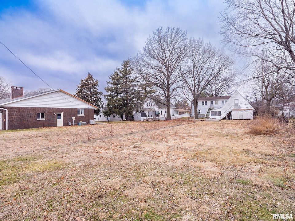 1310 Sheridan Rd, Pekin, IL 61554 Zillow