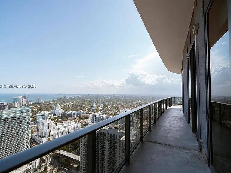 45 SW 9th St #4906 — Photo 6
