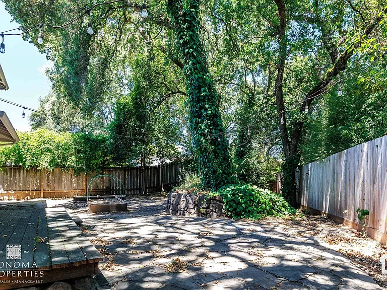 114 Melody Ct — Photo 51