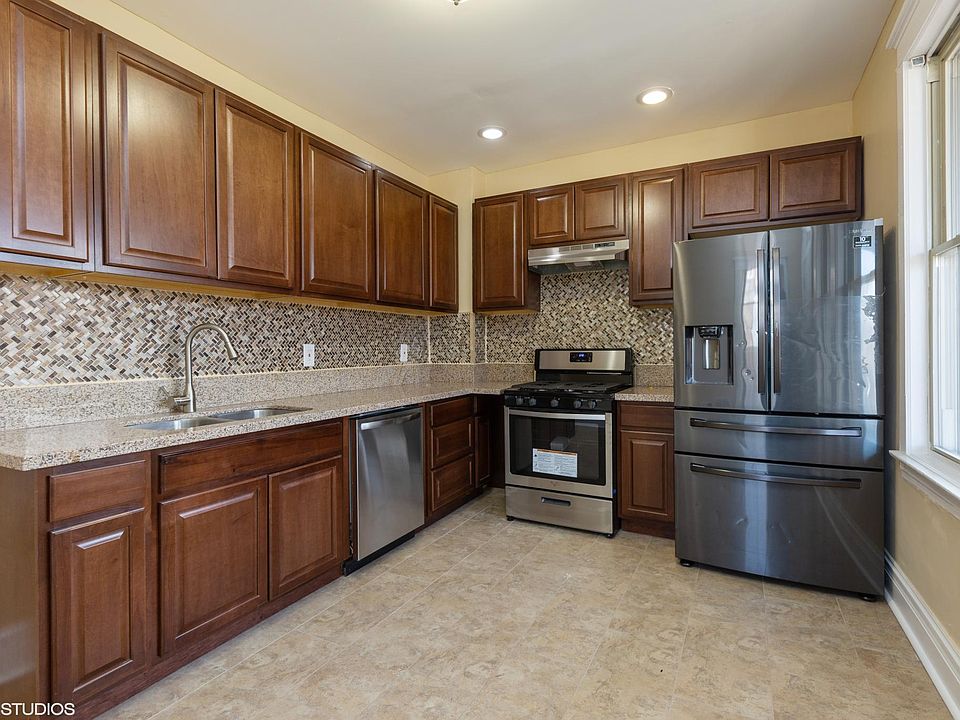 1st image of 716 S Kostner Ave #2