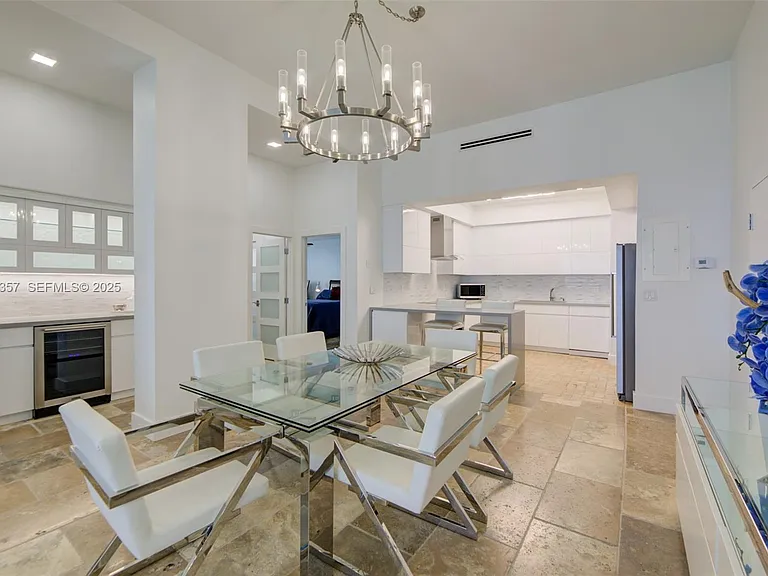 3725 Ocean Dr #Penthouse 02 — Photo 12