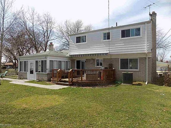 3rd image of 27730 Yvette Dr