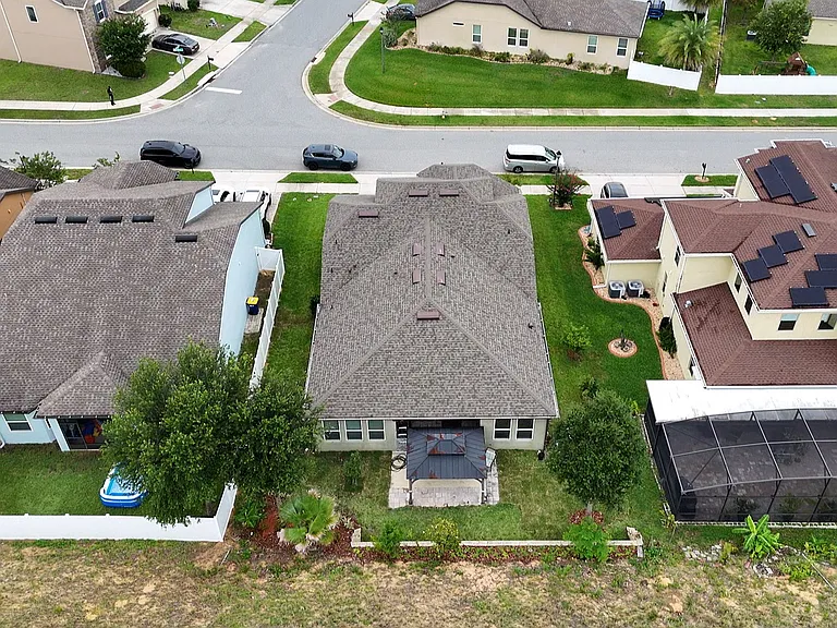 2062 Redbay Ave — Photo 10