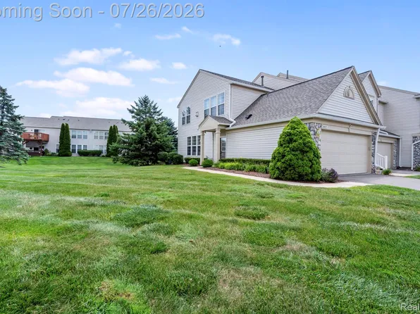 26657 Kirkway Dr, Woodhaven, MI 48183