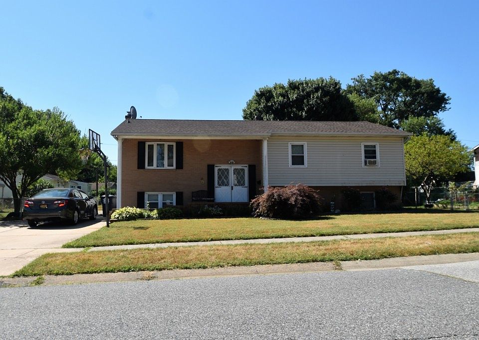 1st image of 49 Sanford Dr