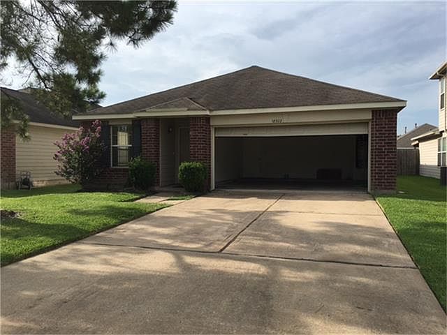 1st image of 18322 Barkers Crest Dr