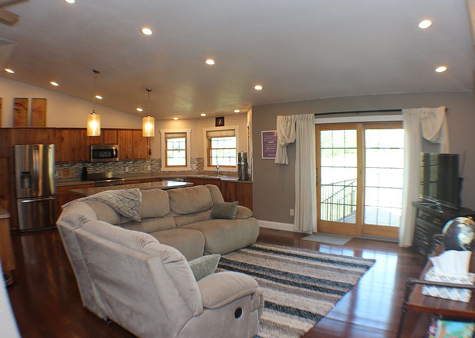 Open living room/kitchen