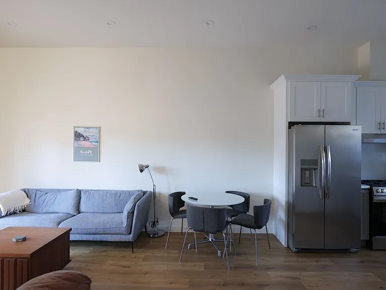 10916 Arleta Ave — Photo 8